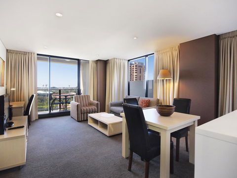 Oaks Adelaide Horizons Suites - Accommodation Gladstone 13