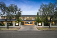 Book Wagga Wagga Accommodation Vacations Accommodation Gladstone Accommodation Gladstone