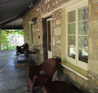 Hillside Cottage - Accommodation Gladstone