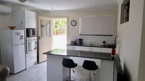 Inna Nutshell - Accommodation Gladstone 21