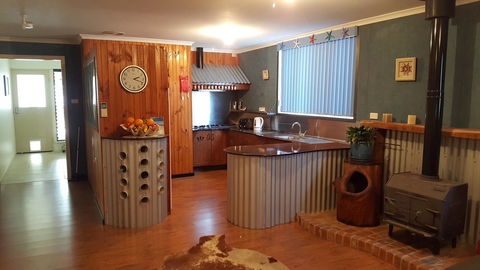 Inna Nutshell - Accommodation Gladstone 0