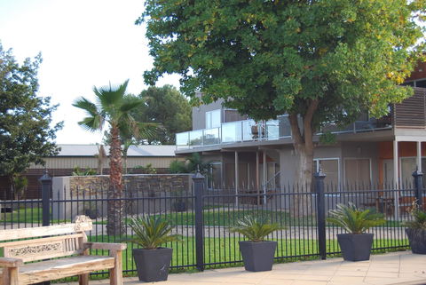 Barossa Valley Apartments - Accommodation Gladstone 1