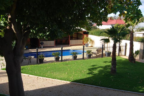 Barossa Valley Apartments - Accommodation Gladstone 2