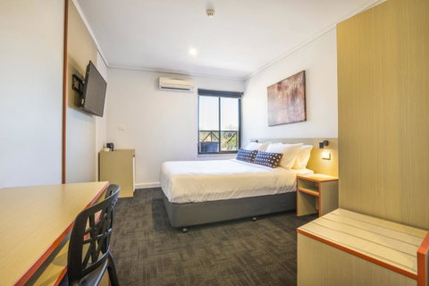 Nightcap At Rose & Crown Hotel - Accommodation Gladstone 0