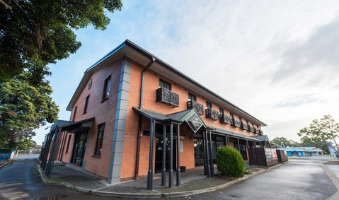 Nightcap At Rose & Crown Hotel - Accommodation Gladstone 4