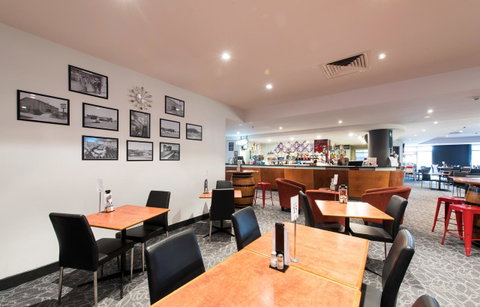 Nightcap At Rose & Crown Hotel - Accommodation Gladstone 29