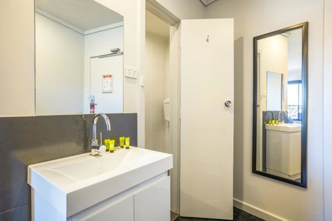 Nightcap At Rose & Crown Hotel - Accommodation Gladstone 17