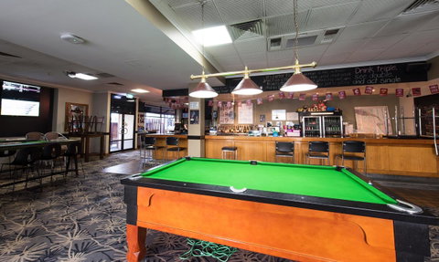 Nightcap At Rose & Crown Hotel - Accommodation Gladstone 5