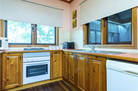 Rustic On 13th - Accommodation Gladstone 6