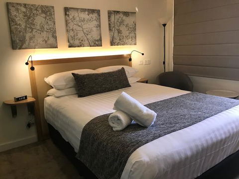 Astor Inn - Accommodation Gladstone 0