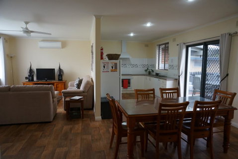 Kohinoor Getaway - Accommodation Gladstone 1