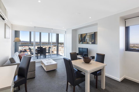 IStay Precinct Adelaide - Accommodation Gladstone 11