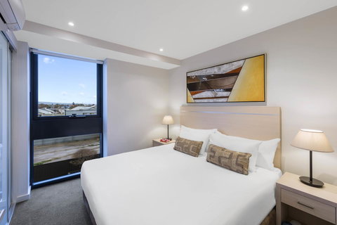IStay Precinct Adelaide - Accommodation Gladstone 1