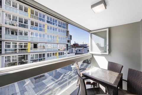 IStay Precinct Adelaide - Accommodation Gladstone 4