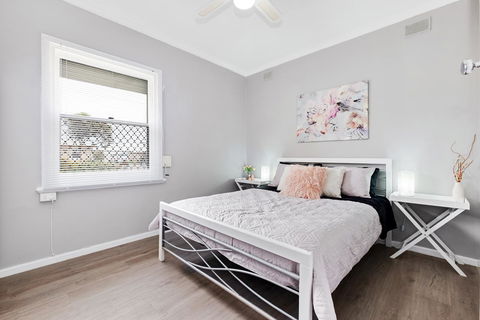 Cute And Cosy - Events, Workers, Getaways - Accommodation Gladstone 3