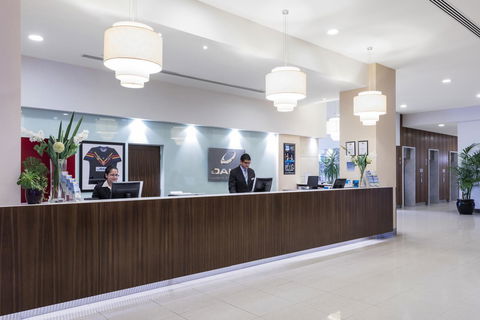 Oaks Glenelg Plaza Pier Suites - Accommodation Gladstone 5
