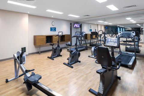 Oaks Glenelg Plaza Pier Suites - Accommodation Gladstone 7