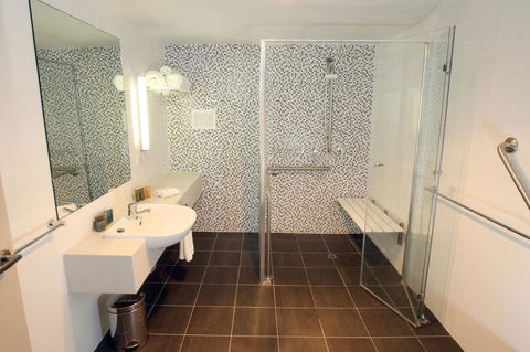 Adelaide Rockford - Accommodation Gladstone 13