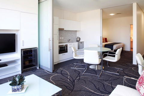 Adelaide Rockford - Accommodation Gladstone 23