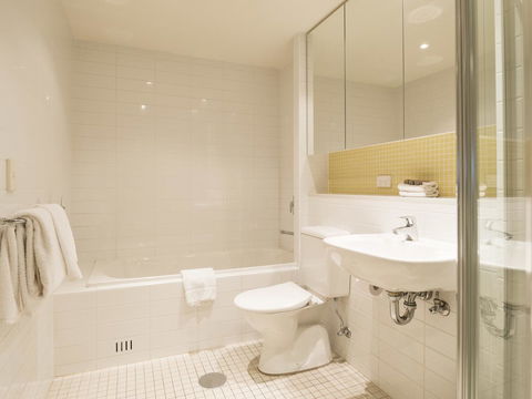 Oaks Glenelg Liberty Suites - Accommodation Gladstone 26