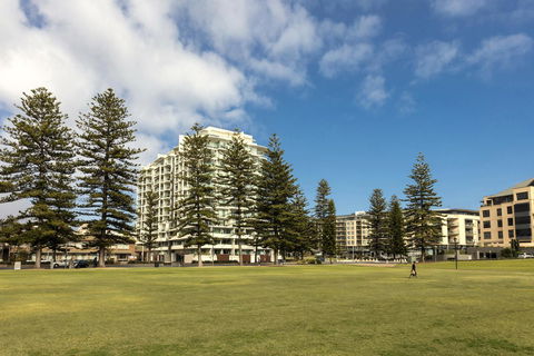 Oaks Glenelg Liberty Suites - Accommodation Gladstone 10