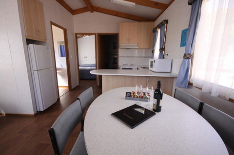 Ceduna Foreshore Caravan Park - Accommodation Gladstone 2