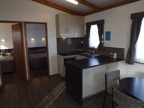 Ceduna Foreshore Caravan Park - Accommodation Gladstone 13
