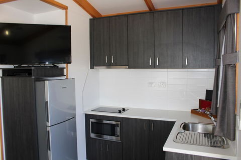 Ceduna Foreshore Caravan Park - Accommodation Gladstone 1