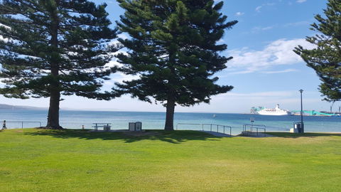 Aart Apartments - Accommodation Gladstone 2