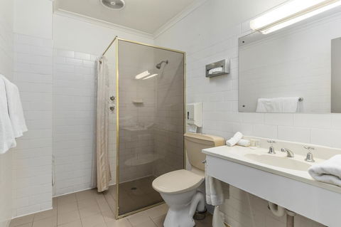 Adelaide Paringa - Accommodation Gladstone 16
