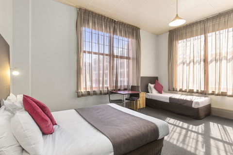 Adelaide Paringa - Accommodation Gladstone 5