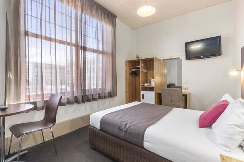 Adelaide Paringa - Accommodation Gladstone 3