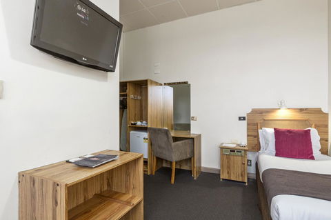 Adelaide Paringa - Accommodation Gladstone 7