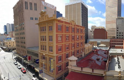 Adelaide Paringa - Accommodation Gladstone 1