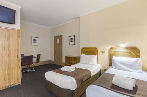 Adelaide Paringa - Accommodation Gladstone 10