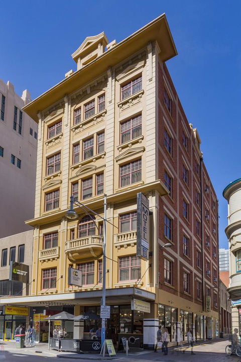 Adelaide Paringa - Accommodation Gladstone 0