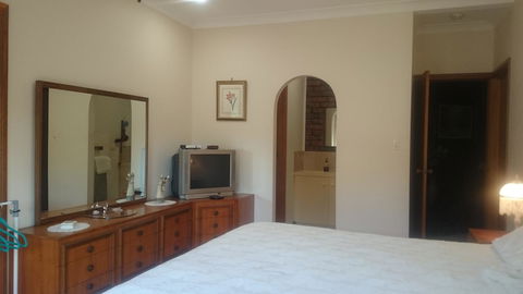 Gaerwood B&B - Accommodation Gladstone 5