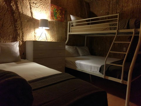 Zen Underground B&B - Accommodation Gladstone 12