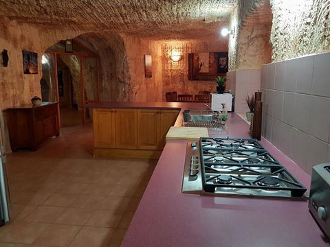 Zen Underground B&B - Accommodation Gladstone 16