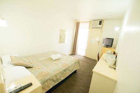 Jacksons Motor Inn - Accommodation Gladstone 34