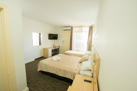 Jacksons Motor Inn - Accommodation Gladstone 17