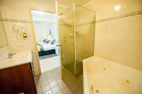 Jacksons Motor Inn - Accommodation Gladstone 9
