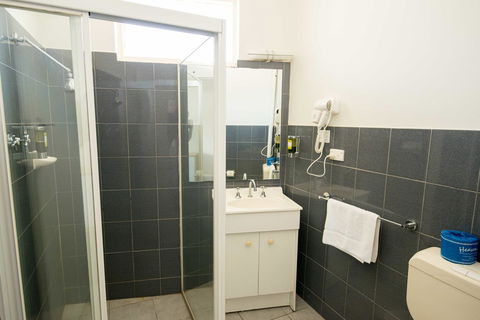 Jacksons Motor Inn - Accommodation Gladstone 13