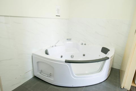 Jacksons Motor Inn - Accommodation Gladstone 31