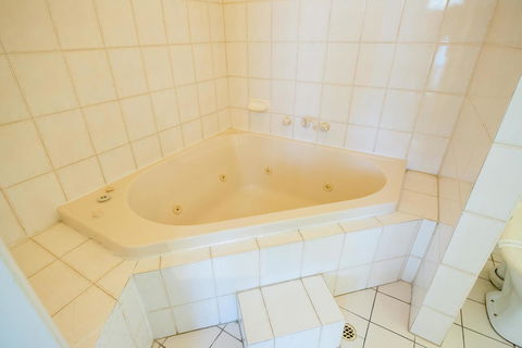 Jacksons Motor Inn - Accommodation Gladstone 4