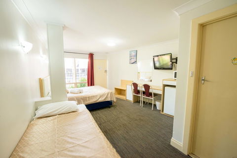 Jacksons Motor Inn - Accommodation Gladstone 23