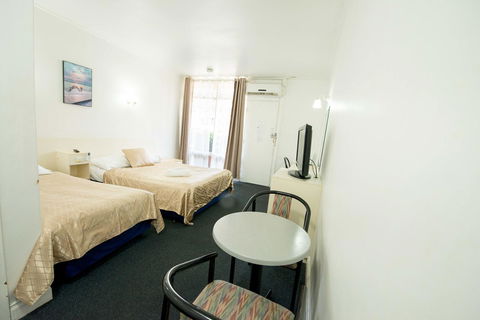 Jacksons Motor Inn - Accommodation Gladstone 15