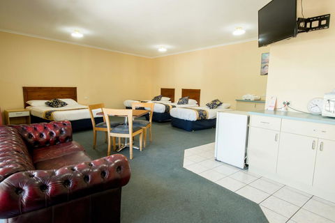 Jacksons Motor Inn - Accommodation Gladstone 25