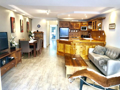 Superb Townhouse In North Adelaide - Accommodation Gladstone 0
