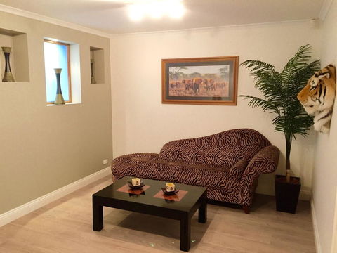 Superb Townhouse In North Adelaide - Accommodation Gladstone 18